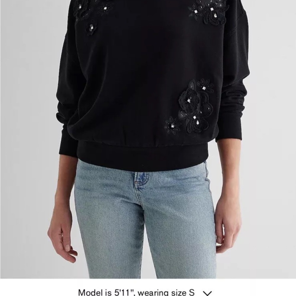 Chic Black Sweater with Floral Accents - Picture 3 of 6